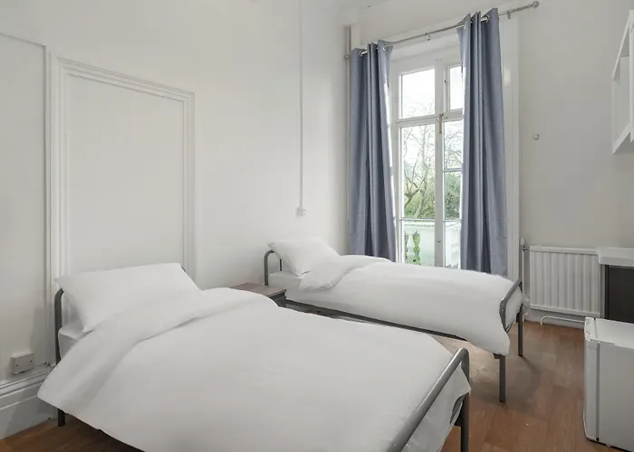 Hostel Holland House London